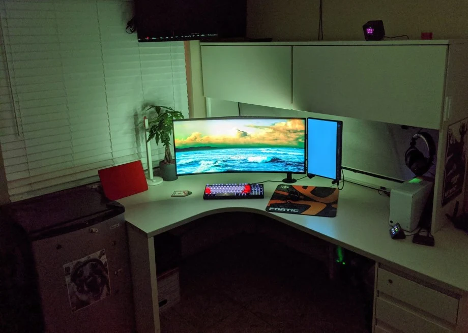 Desktop battlestation