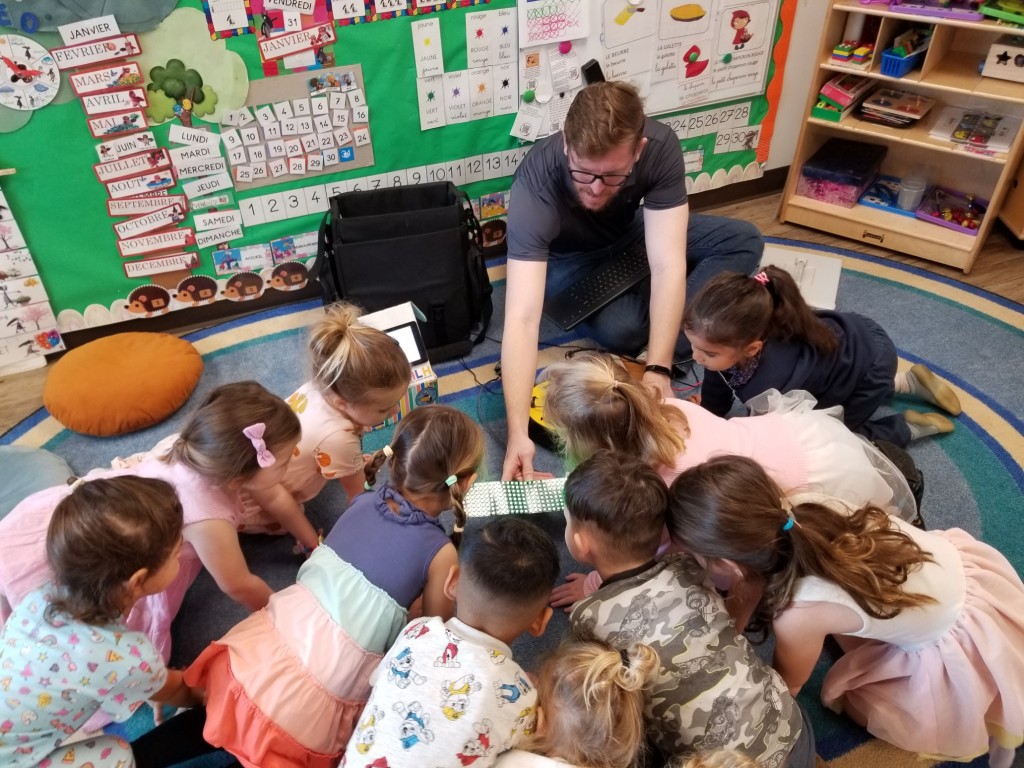 Teaching kids about electronics